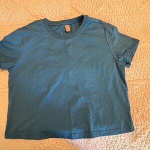 Teal T shirt Cropped Size Large Dazy-Less